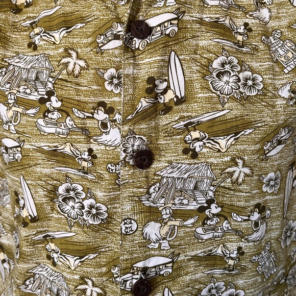 Mens Mickey Mouse Disney All Over Hawaiian Print Button Up Shirt Medium - Picture 3 of 8